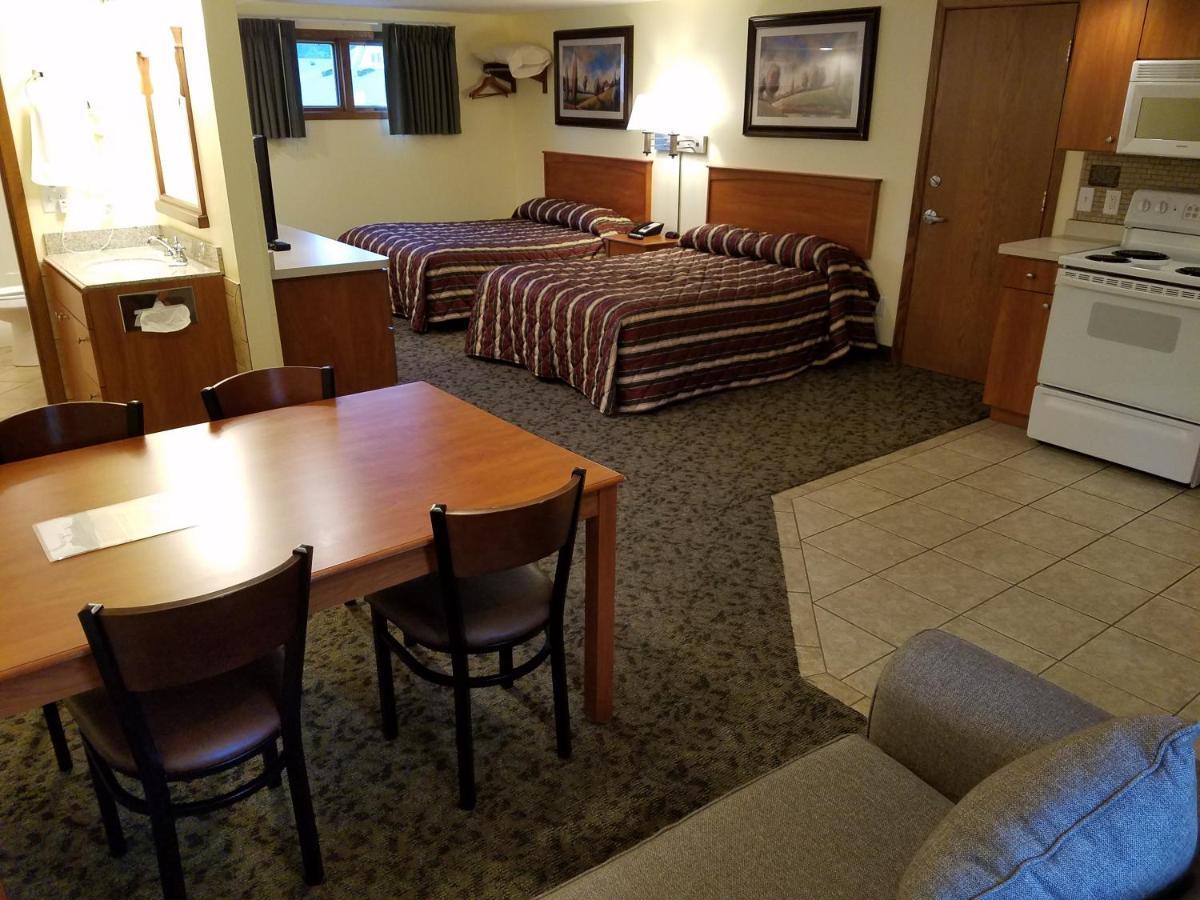 Black Hawk & Motel